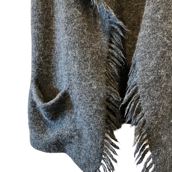 Wilfred Free Charcoal Gray Sweater Vest With Fringe Size XS - Picture 3 of 7